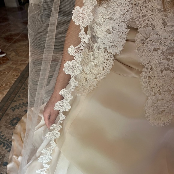 Wedding Veil, used for very short time - Picture 5 of 6